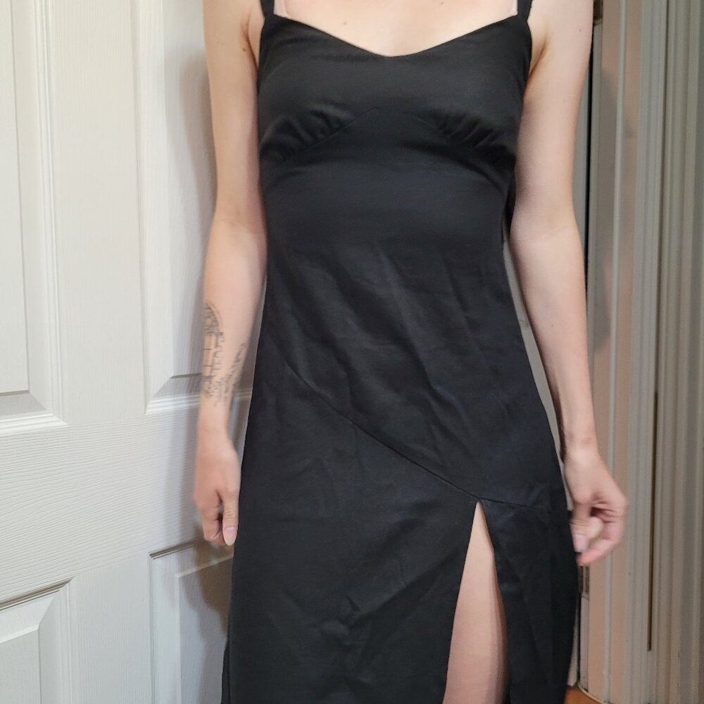 Black linen midi dress with slit
